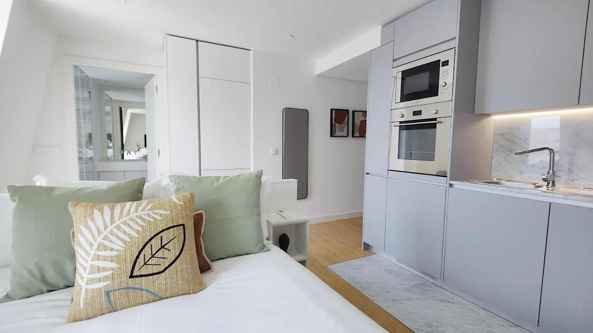 Apartment Amazing Stylish Studio Apt W Ac Balcony Elevator Lisbon