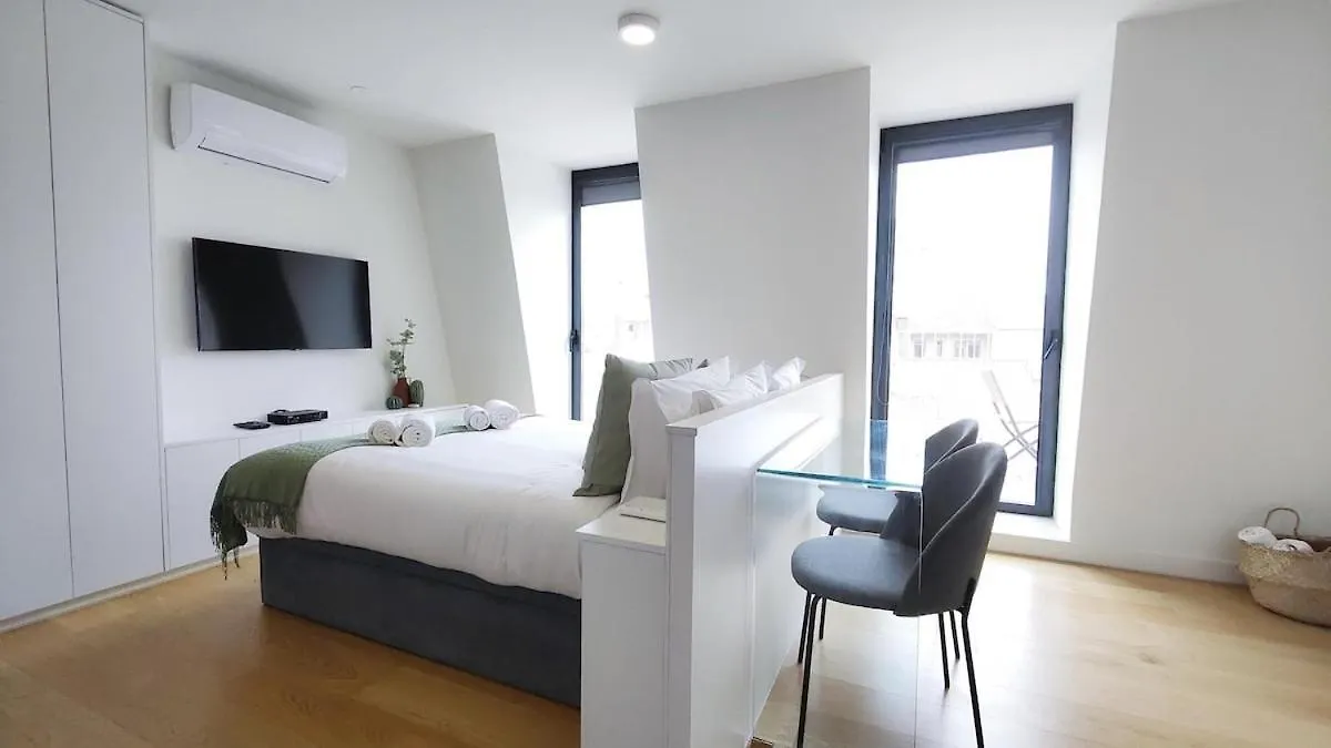 Amazing Stylish Studio Apt W Ac Balcony Elevator Lisbon