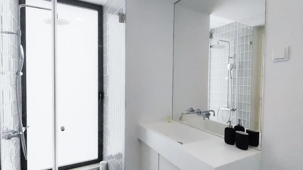 Amazing Stylish Studio Apt W Ac Balcony Elevator Lisbon