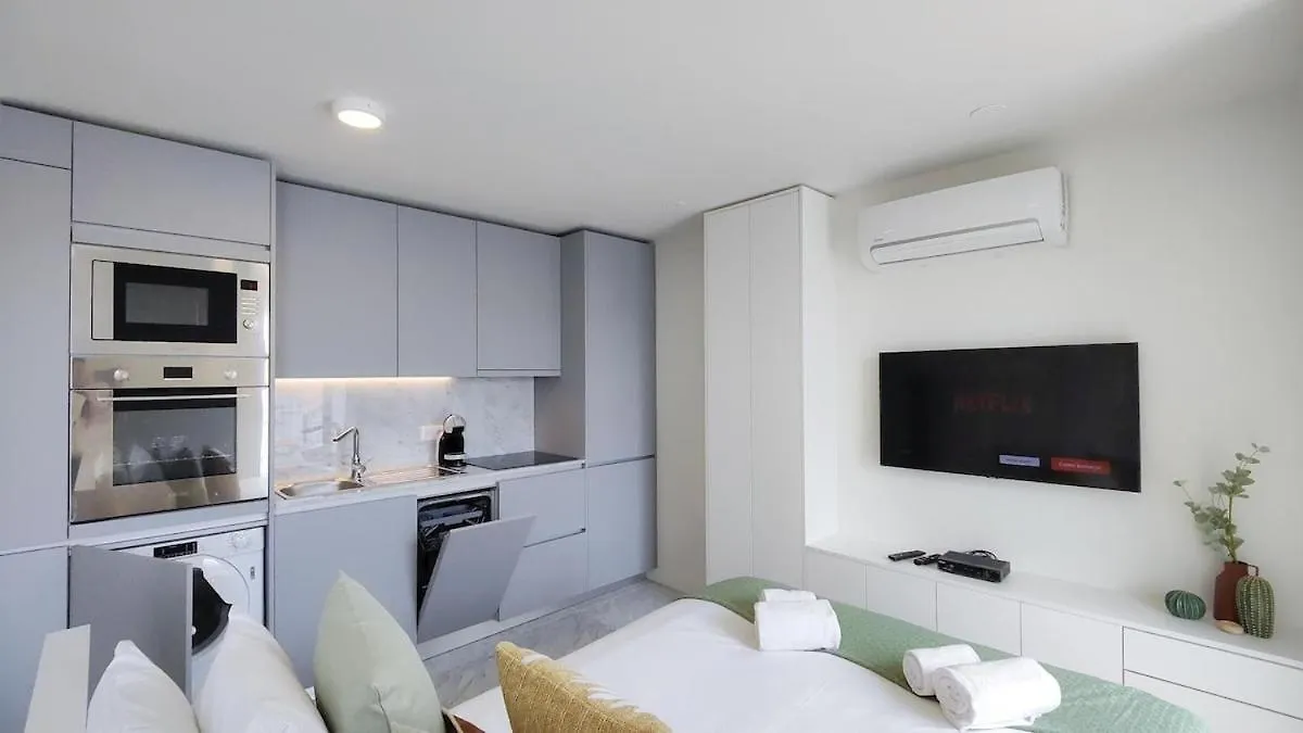 Apartment Amazing Stylish Studio Apt W Ac Balcony Elevator Lisbon