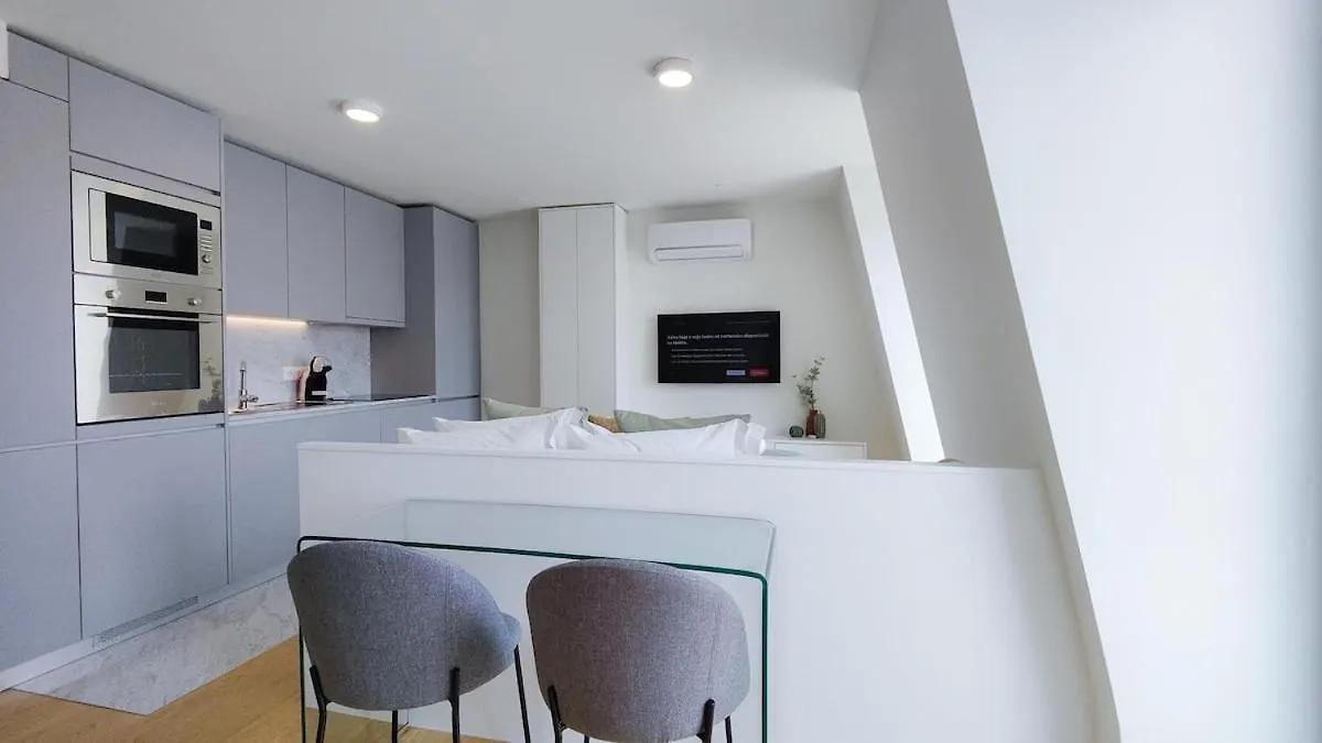 Amazing Stylish Studio Apt W Ac Balcony Elevator Lisbon
