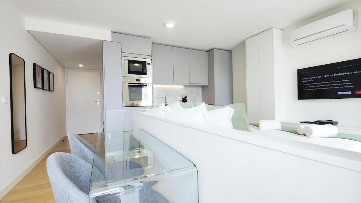 Amazing Stylish Studio Apt W Ac Balcony Elevator Lisbon Apartment