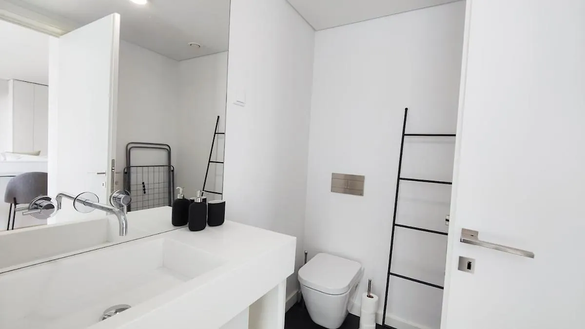 Amazing Stylish Studio Apt W Ac Balcony Elevator Lisbon Portugal