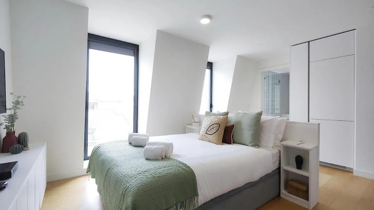 Amazing Stylish Studio Apt W Ac Balcony Elevator Lisbon