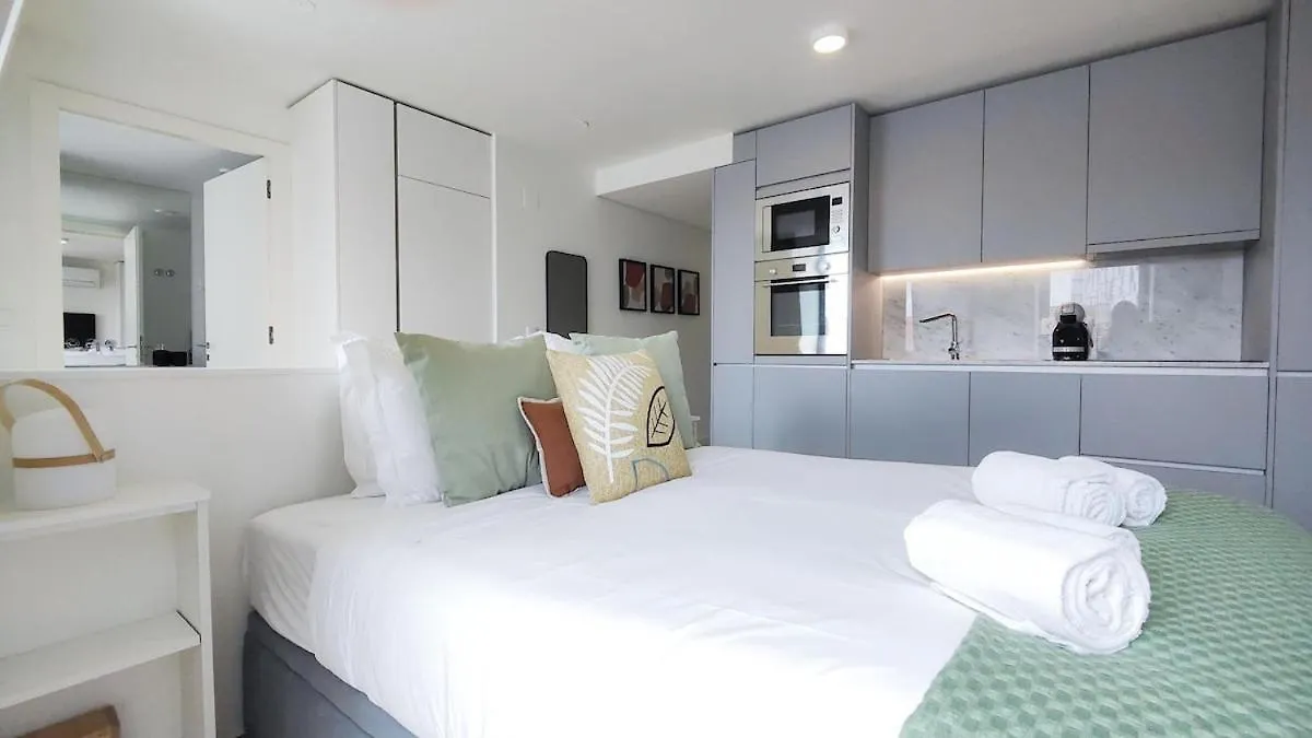 Amazing Stylish Studio Apt W Ac Balcony Elevator Lisbon Apartment